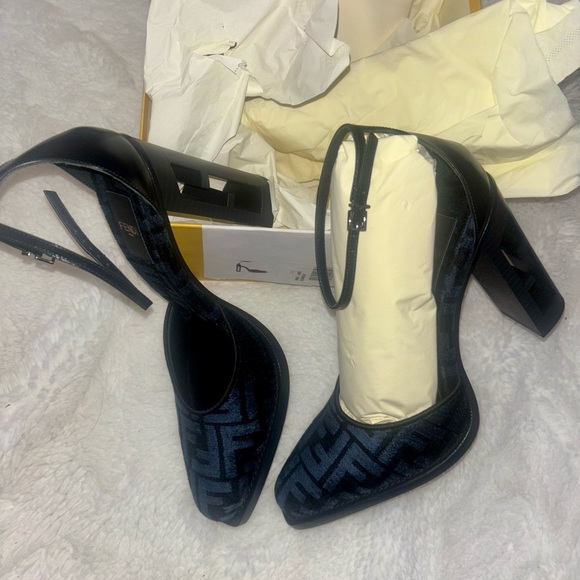 Chenille Jacquard FF Cut Baguette Ankle Strap 105mm Pumps 39.5 Black Blue - Picture 3 of 5